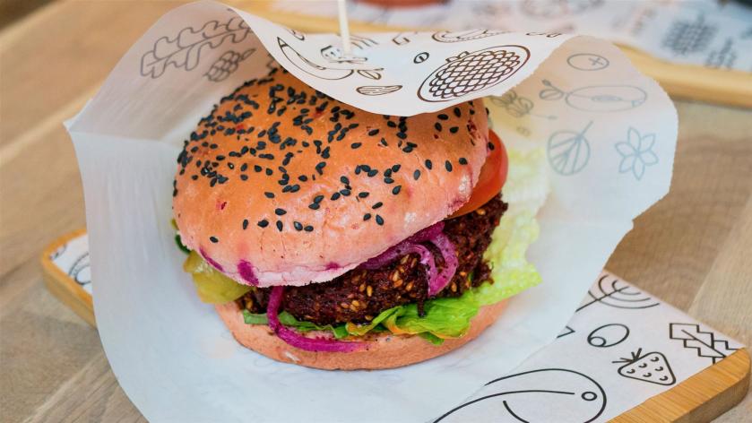 Burger Mit Salat Und Tomate