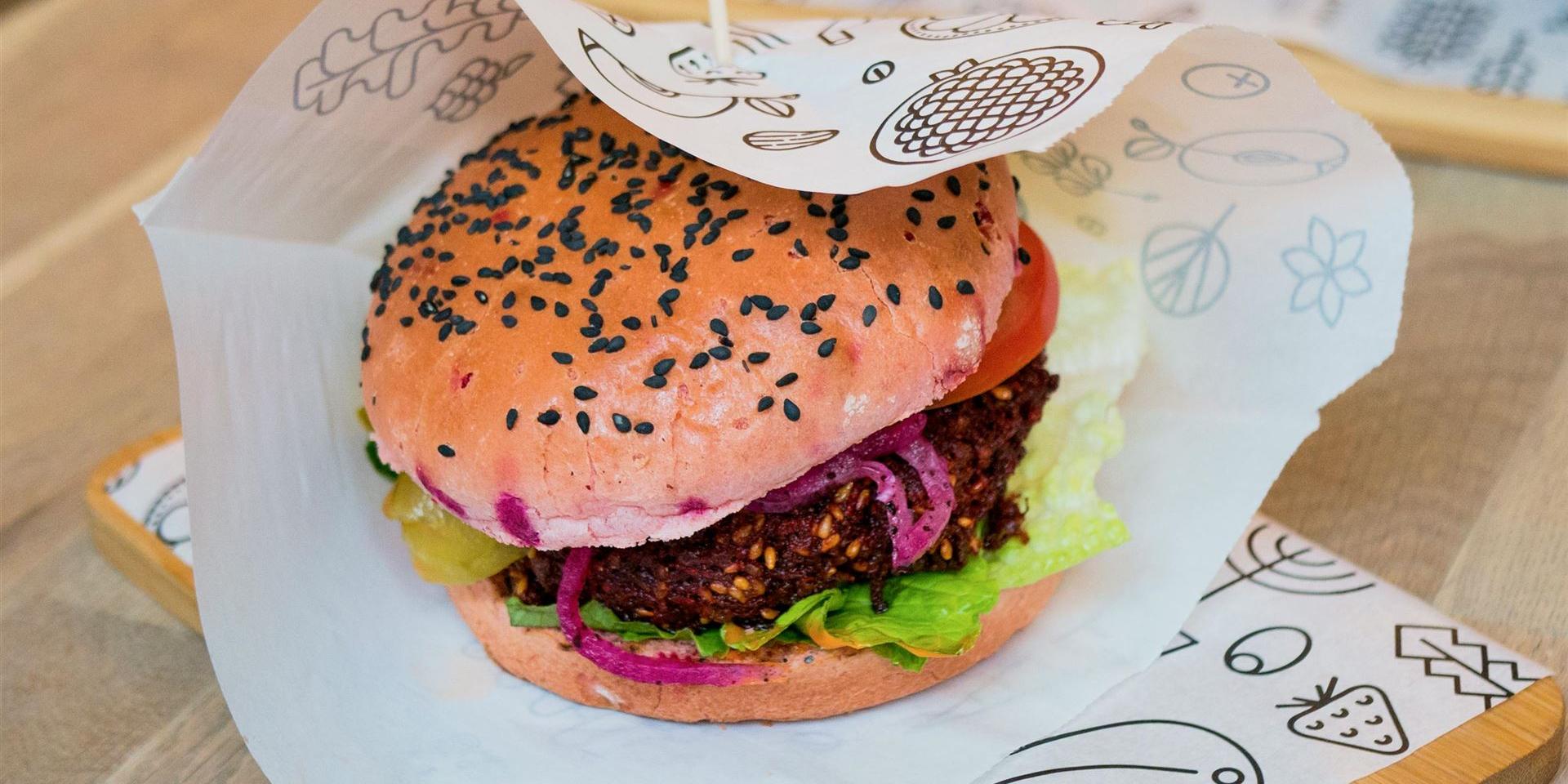Burger Mit Salat Und Tomate